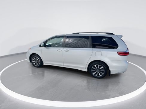 Used 2020 Toyota Sienna XLE w/ XLE Navigation Package AWD/4WD image 12