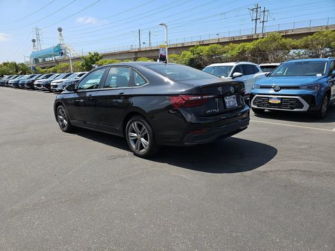 Used 2023 Volkswagen Jetta SE FWD image 7