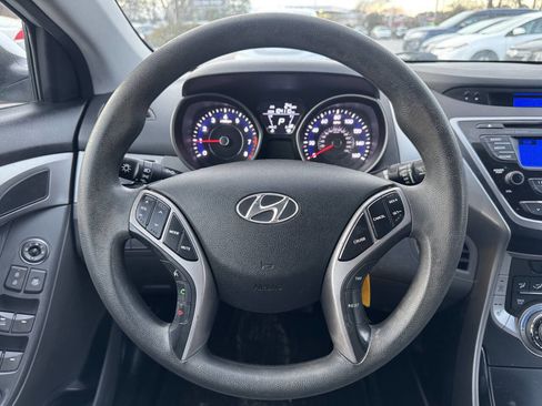 Used 2013 Hyundai Elantra GLS w/ Preferred Pkg image 16