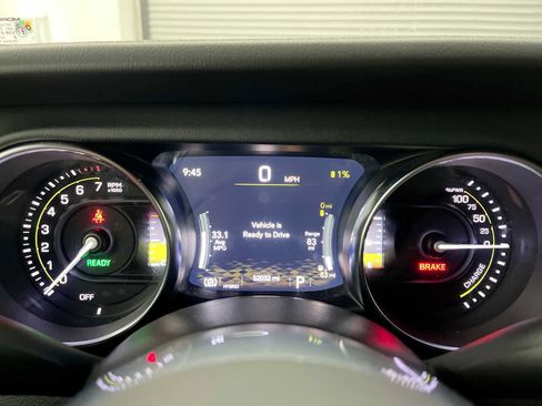 Used 2021 Jeep Wrangler Unlimited Sahara w/ Cold Weather Group AWD/4WD image 16