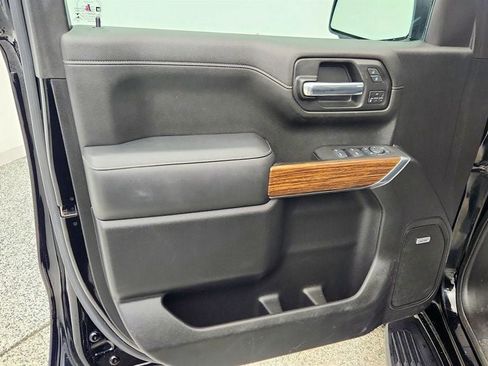 Used 2020 Chevrolet Silverado 1500 High Country w/ Technology Package image 11