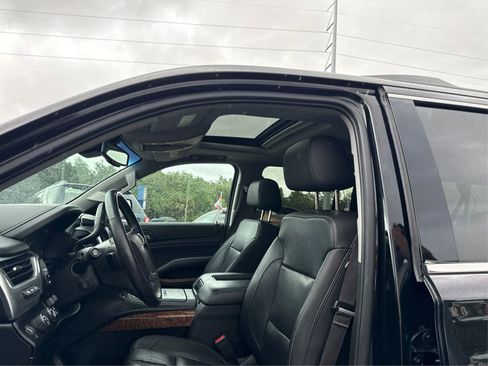 Used 2017 Chevrolet Suburban Premier AWD/4WD image 9