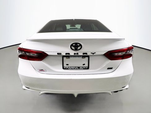 Used 2022 Toyota Camry SE image 6