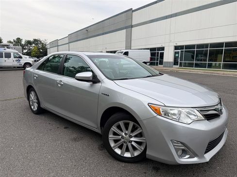 Used 2012 Toyota Camry XLE w/ Leather Pkg FWD image 13