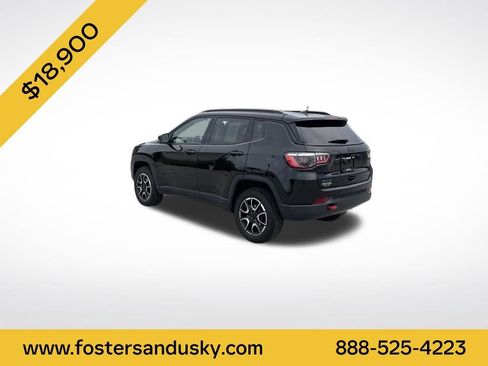 Used 2024 Jeep Compass Trailhawk AWD/4WD image 3