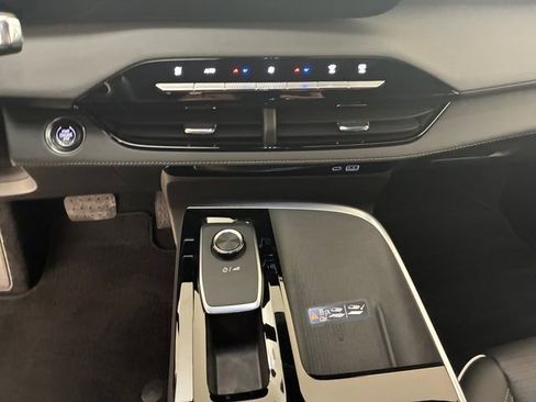 Certified 2025 Buick Enclave Sport Touring image 21