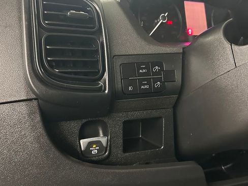 Used 2022 RAM ProMaster 2500 w/ Convenience Group image 12