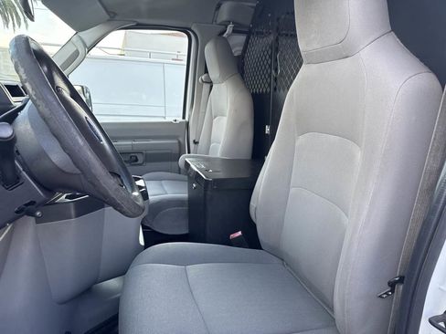 Used 2013 Ford E-150 and Econoline 150 Commercial image 9