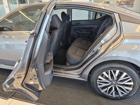 Certified 2025 Nissan Altima 2.5 SV FWD image 27