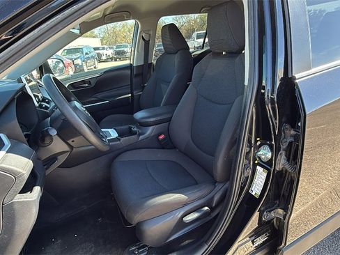 Used 2023 Toyota RAV4 LE image 12