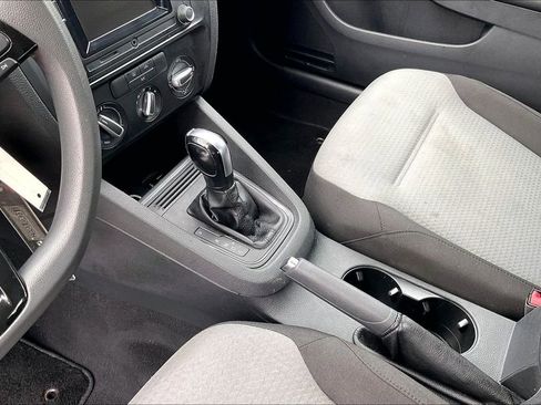 Used 2017 Volkswagen Jetta S image 19