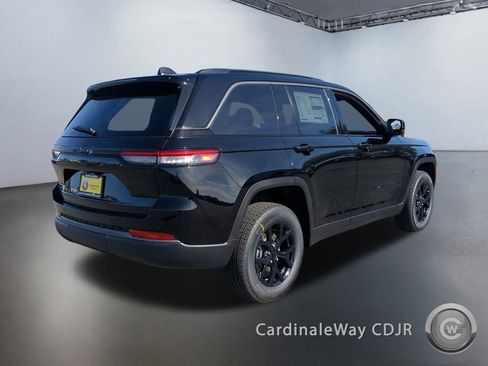 New 2026 Jeep Grand Cherokee Laredo image 22