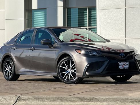 Certified 2024 Toyota Camry SE image 2