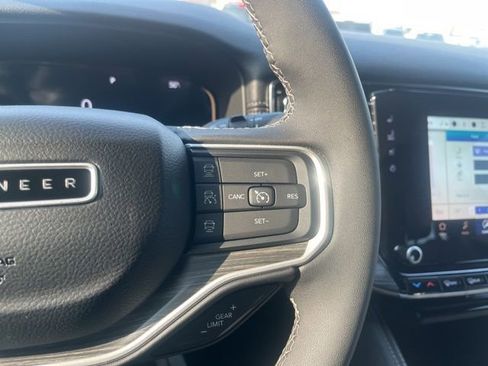 Used 2023 Jeep Wagoneer Series III w/ Preferred Equipment Group image 33