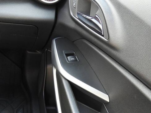 Used 2025 Chevrolet Trax RS w/ Driver Confidence Package FWD image 35