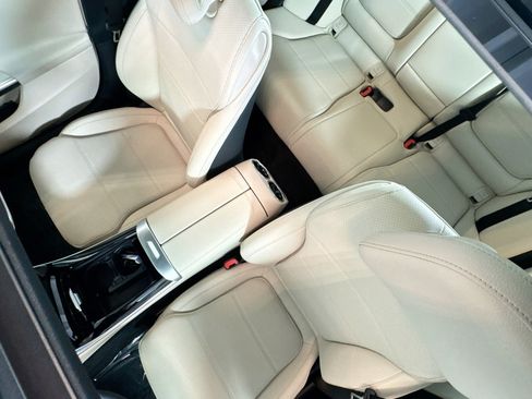 New 2026 Mercedes-Benz C 300 Sedan image 19