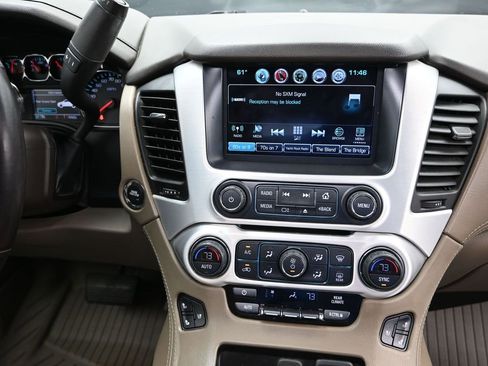 Used 2020 GMC Yukon XL SLT w/ Premium Edition image 30