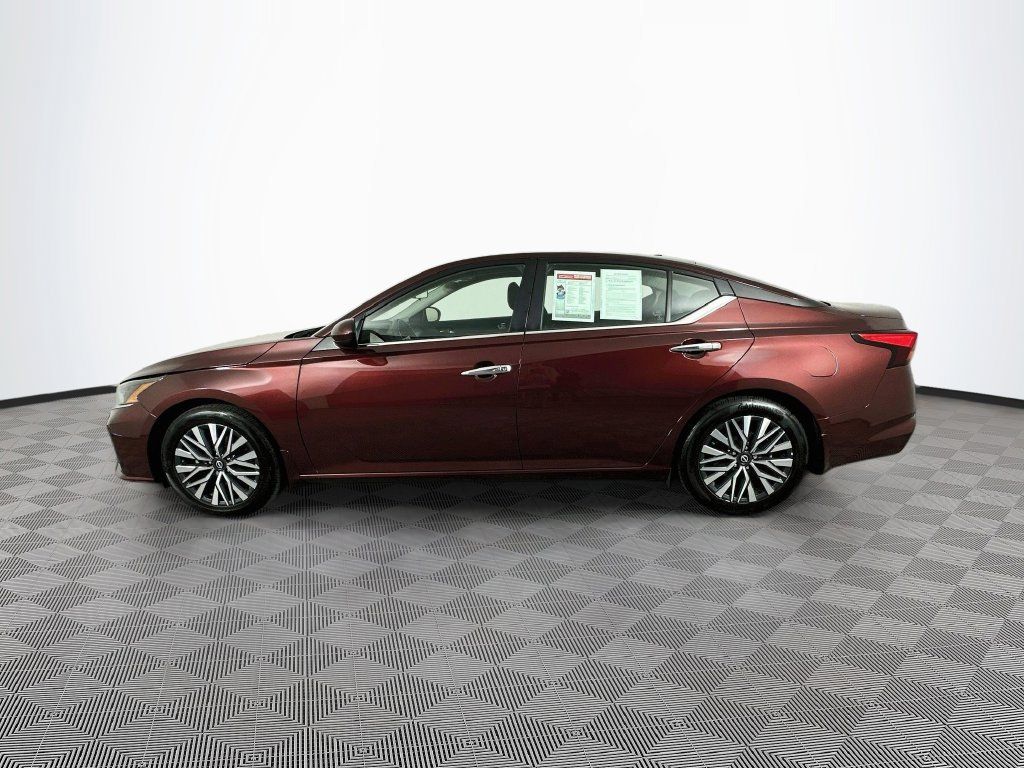 Certified 2024 Nissan Altima 2.5 SV w/ SV Premium Package FWD image 7