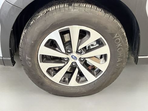 Used 2025 Subaru Outback Premium AWD/4WD image 30