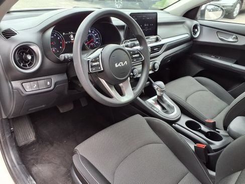 Used 2024 Kia Forte LXS w/ LXS Technology Package FWD image 4