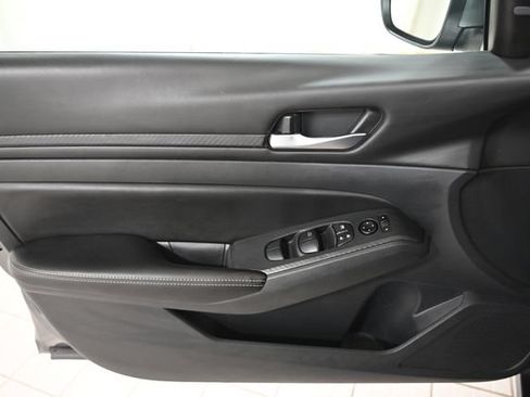 Used 2024 Nissan Altima 2.5 SV w/ SV Premium Package FWD image 20