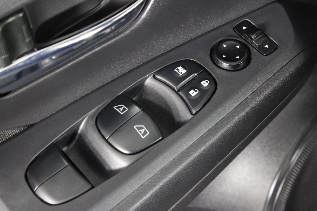 Certified 2023 Nissan Kicks SV FWD image 22