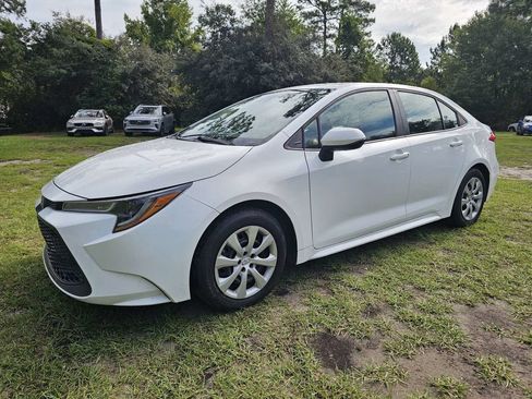 Used 2022 Toyota Corolla LE FWD image 29