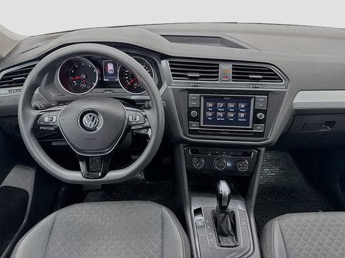 Used 2021 Volkswagen Tiguan S image 14