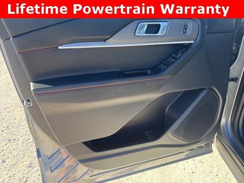 Used 2025 Ford Explorer ST-Line w/ ST-Line Street Pack image 29