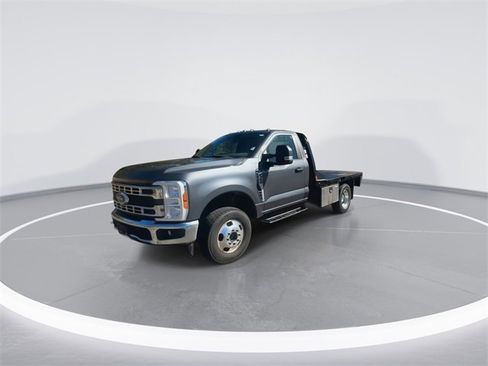 Used 2023 Ford F350 XL w/ XL Chrome Package image 4