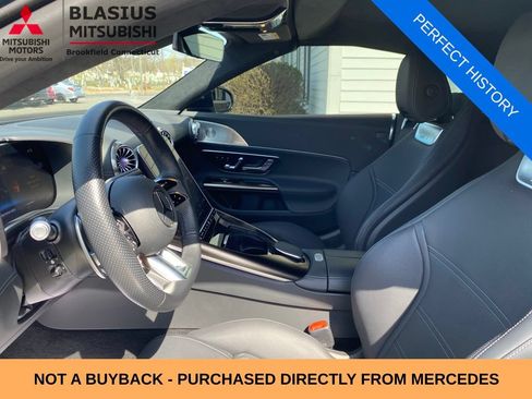 Used 2022 Mercedes-Benz SL 55 AMG 4MATIC w/ Driver Assistance Package image 25