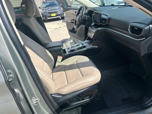 Used 2020 Ford Explorer XLT w/ Equipment Group 202A AWD/4WD image 20