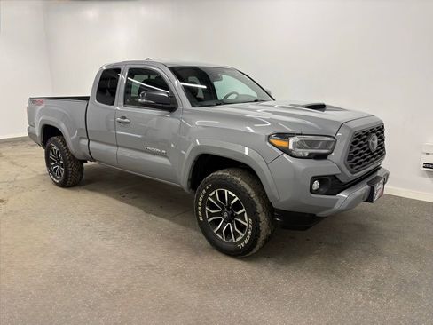 Used 2021 Toyota Tacoma TRD Sport image 9