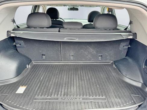 Used 2011 Kia Sportage LX w/ Convenience Pkg image 19