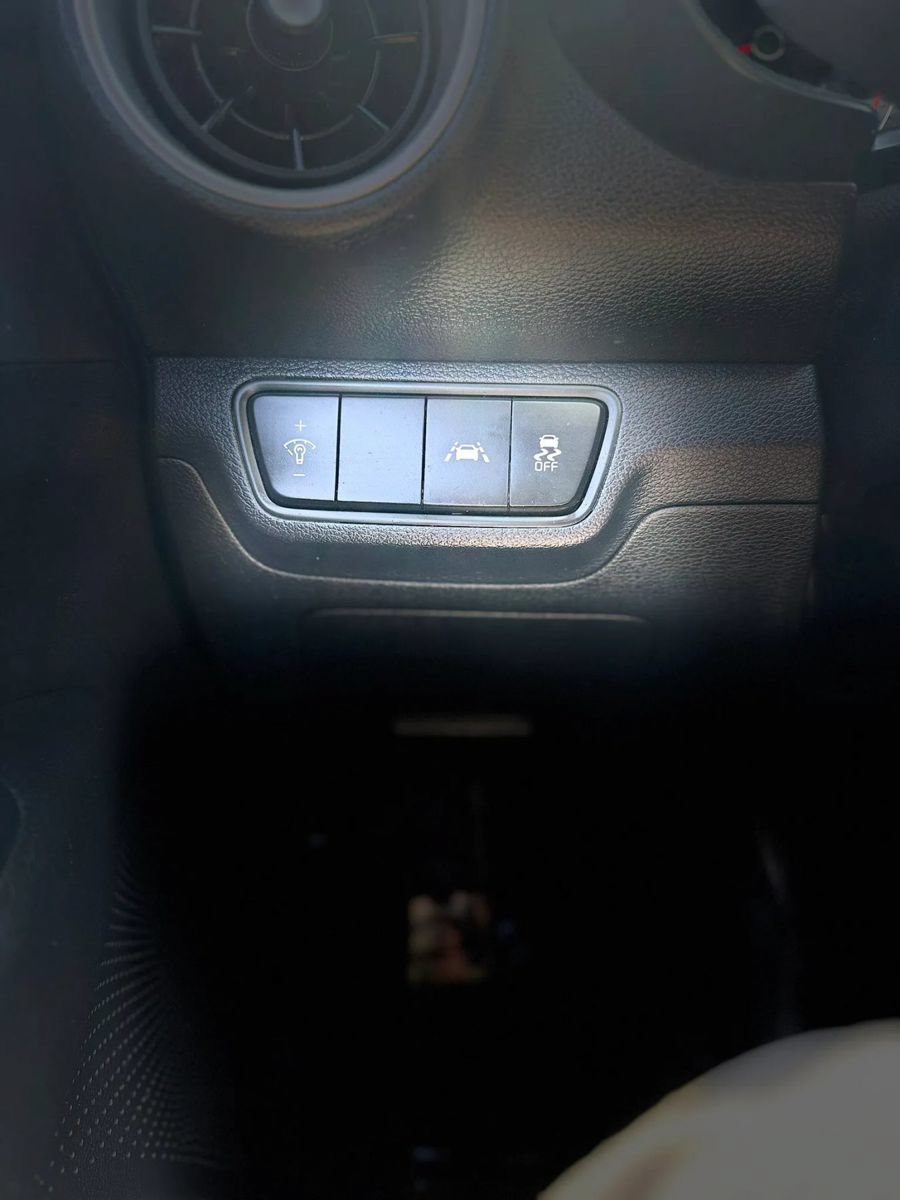 Used 2020 Kia Forte LXS FWD image 34
