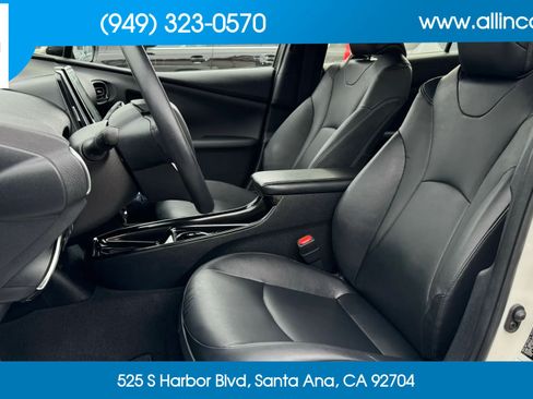Used 2019 Toyota Prius Prime Advanced w/ Carpet Mat Package FWD image 7