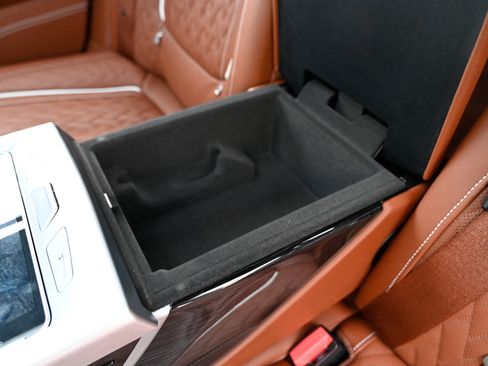 Used 2021 BMW 750i xDrive w/ Luxury Rear Seating Package AWD/4WD image 44