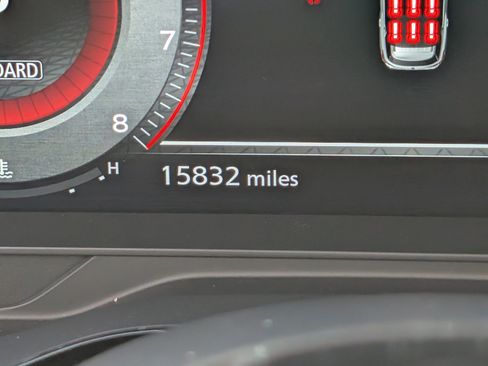 Used 2024 Nissan Pathfinder Platinum w/ Cargo Package image 29