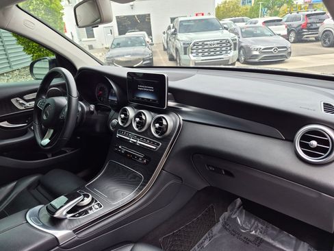 Used 2017 Mercedes-Benz GLC 300 4MATIC Coupe image 30