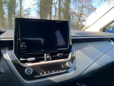 Used 2025 Toyota Corolla LE image 17