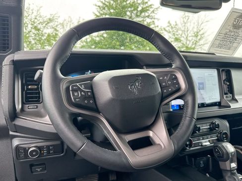 Used 2025 Ford Bronco Badlands AWD/4WD image 11