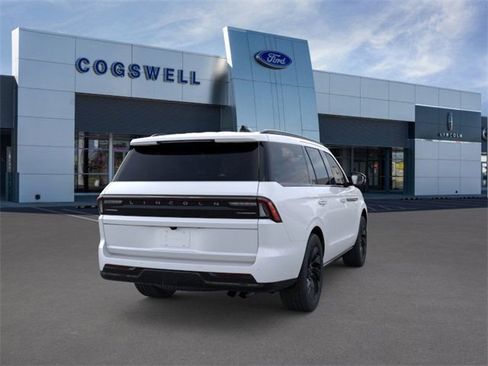 New 2025 Lincoln Navigator Reserve w/ Jet Appearance Package image 8