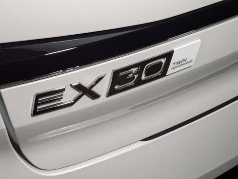 New 2025 Volvo EX30 Ultra w/ Protection Package Premier AWD/4WD image 31
