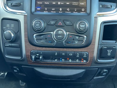 Used 2018 RAM 2500 Laramie AWD/4WD image 15