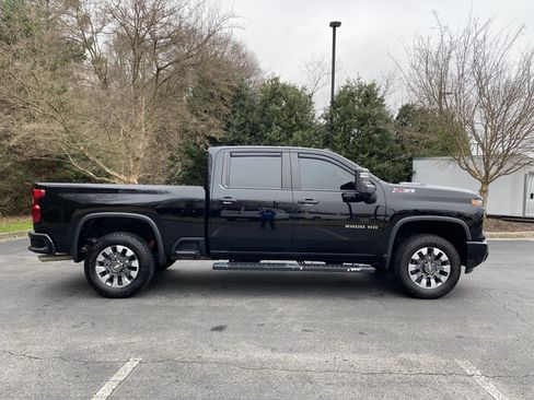 Used 2024 Chevrolet Silverado 2500 Custom w/ Custom Convenience Package image 10