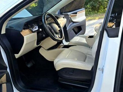 Used 2018 Tesla Model X 75D image 9