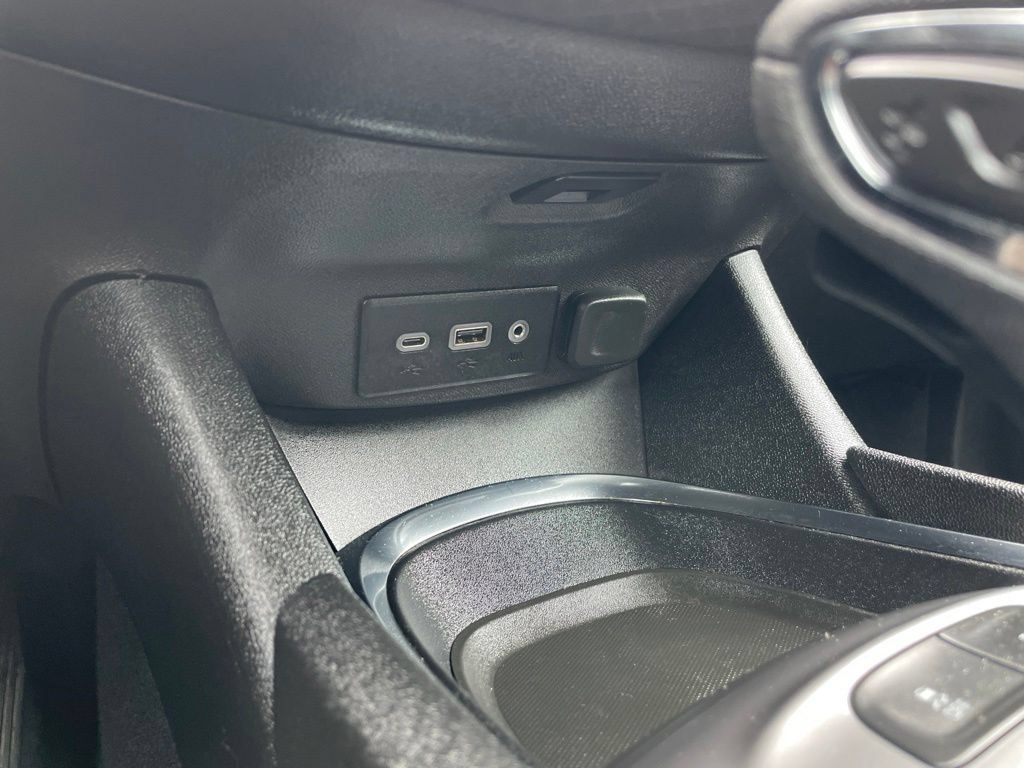Used 2024 Chevrolet Malibu LT FWD image 30