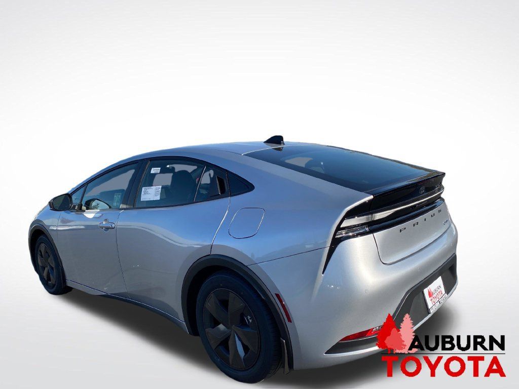 New 2027 Toyota Prius Plug-In Hybrid FWD image 7