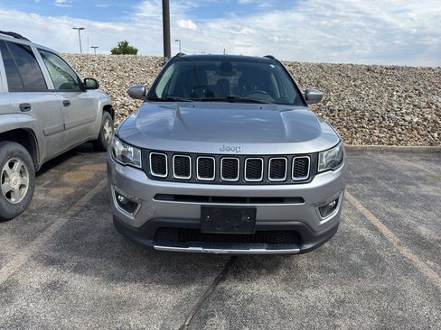 Used 2017 Jeep Compass Limited AWD/4WD image 2