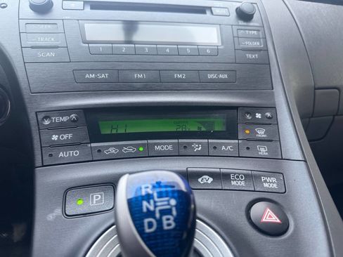 Used 2010 Toyota Prius Five image 32